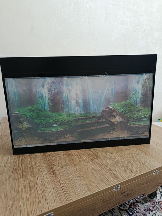 Akvarium sotiladi