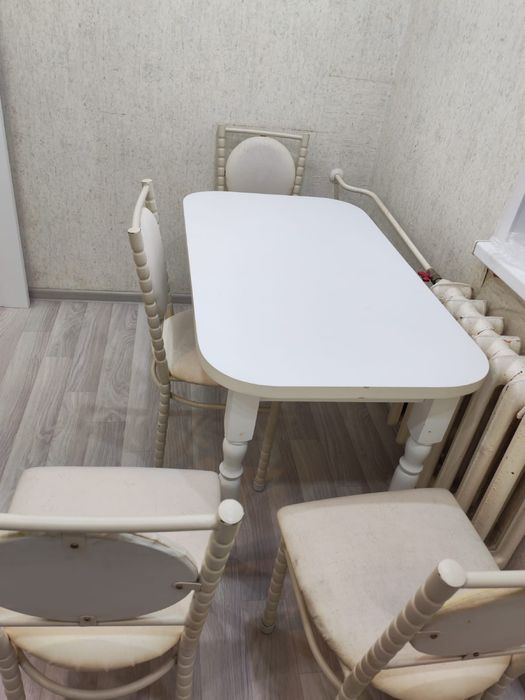 Срочно продам стол со стульями