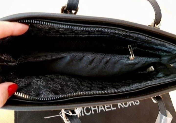 Geanta damă model classic,Italia, logo metalic, saculet, etichetă