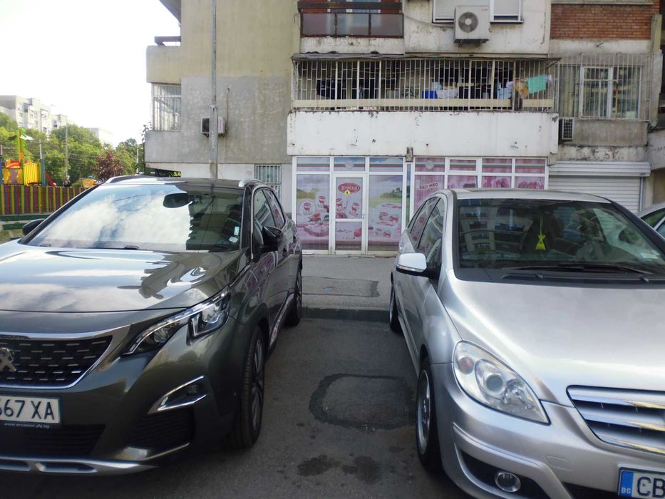Дава се под наем Магазин в София, Люлин 3 - 83 кв.м за 614 € - Снимка #1
