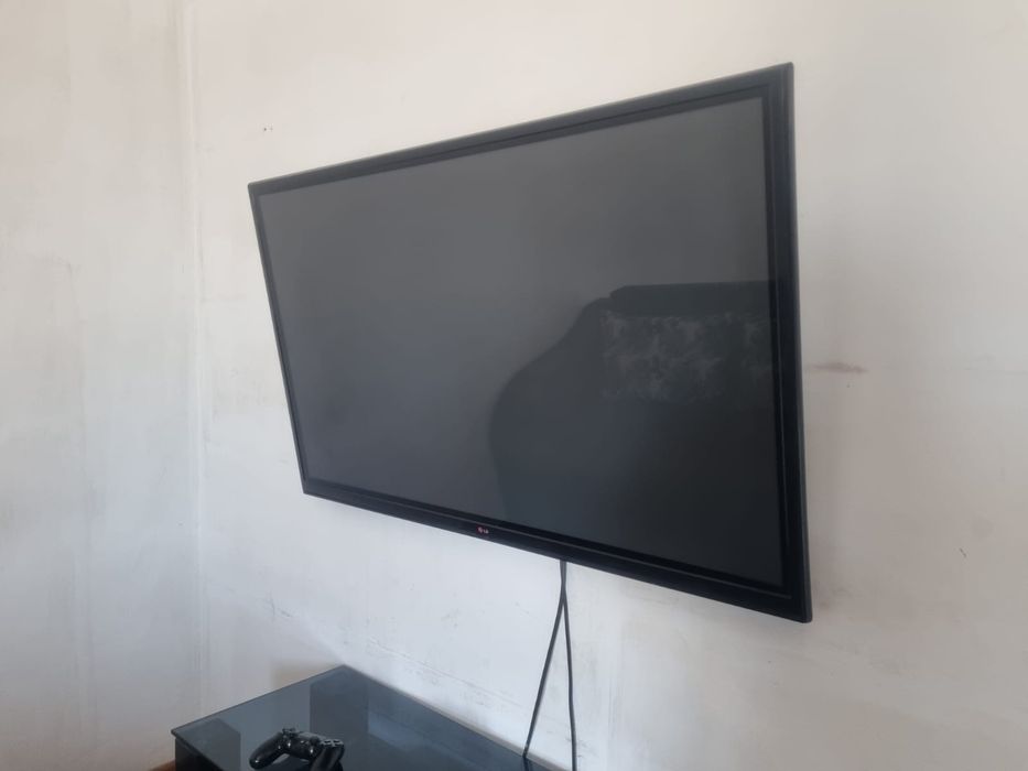 Продам телевизор LG