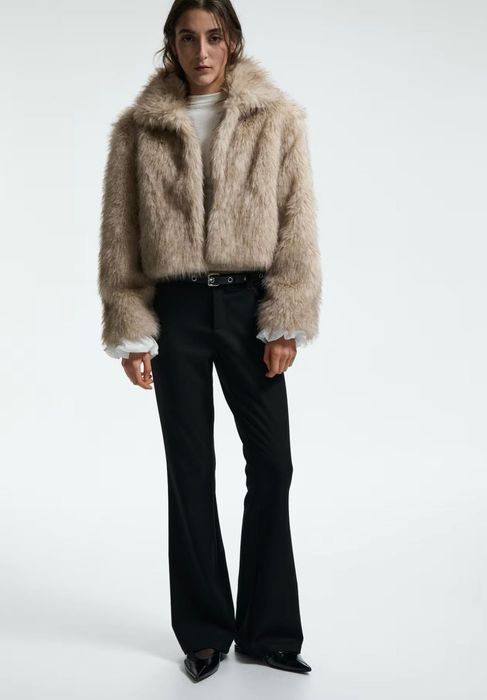 Късо палто от еко косъм H&M