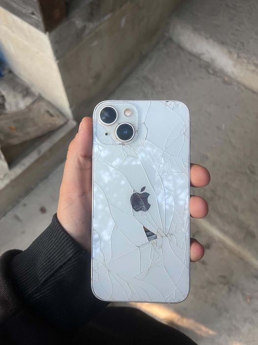 Vand Iphone 13 folosit