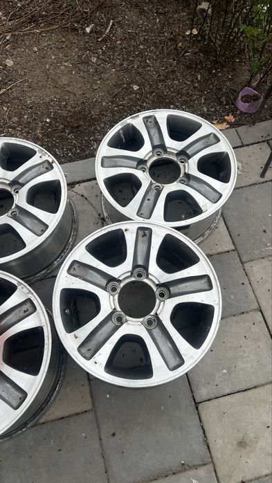 Продам R 17 б/у на тойота крузак 200