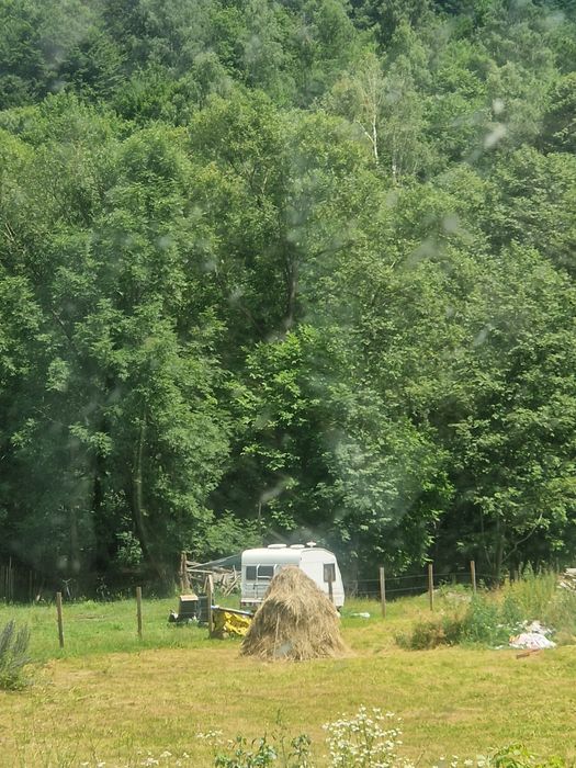VÎND TEREN LA MUNTE intravilan lingă rîul Lotru