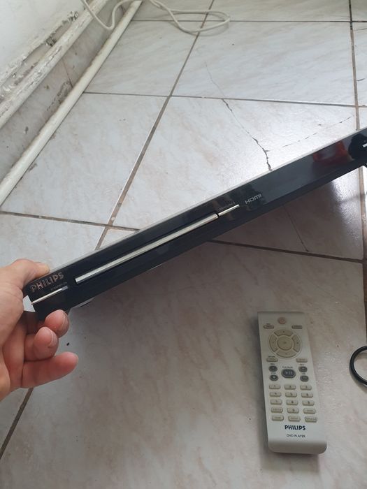 Dvd philips cu telecomanda.