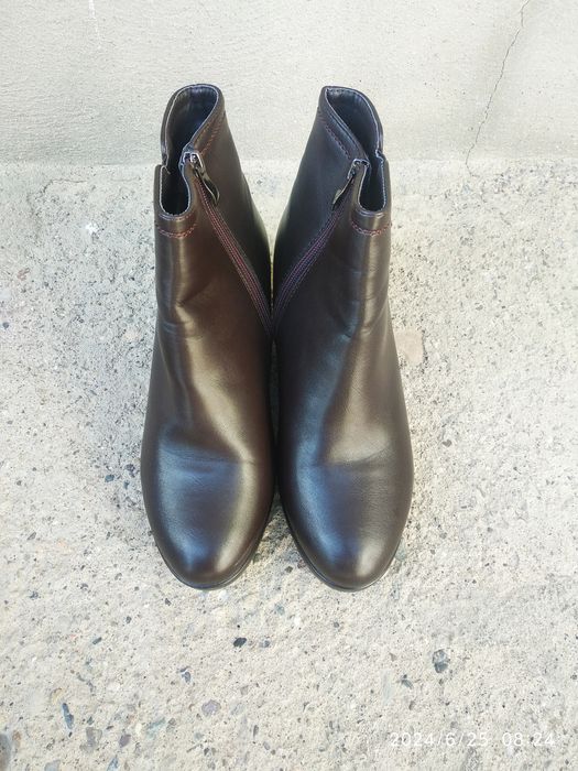 Ayollar sapoglari sotiladi