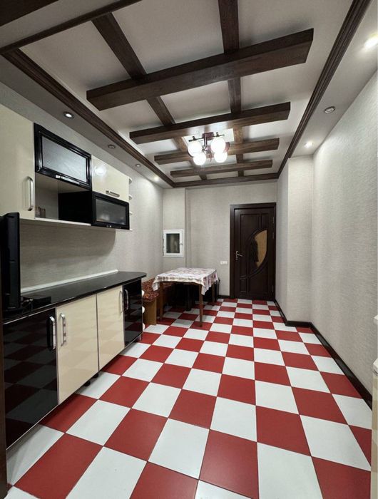 Olmazor Beruniy kvartira sotiladi shoshiling!!!