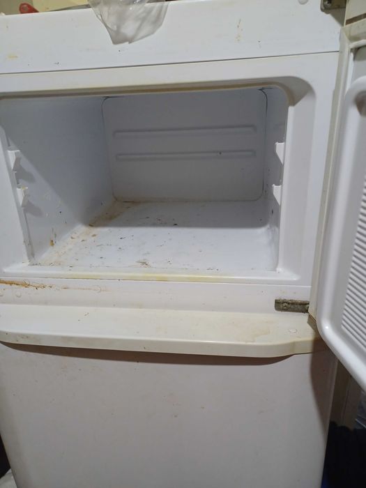 Vind frigider cu congelator