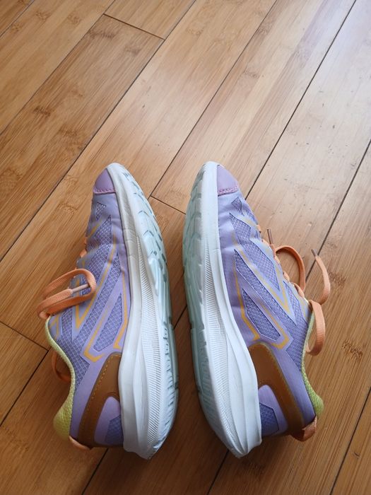 Incaltaminte sport/adidasi Reserved marimea 36