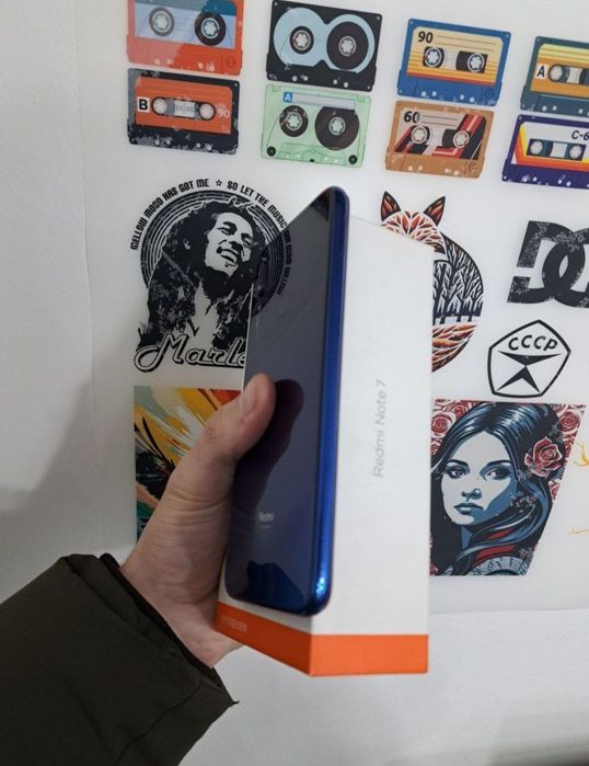Redmi note 7 память 64гб всё родное идеальное состояние