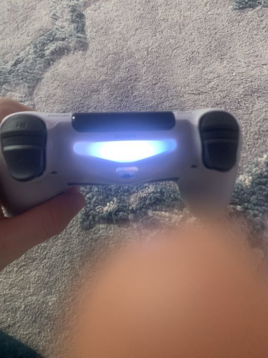 Джостик пс 4 в отличном состояний