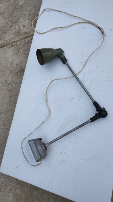 Lampă industrială veche