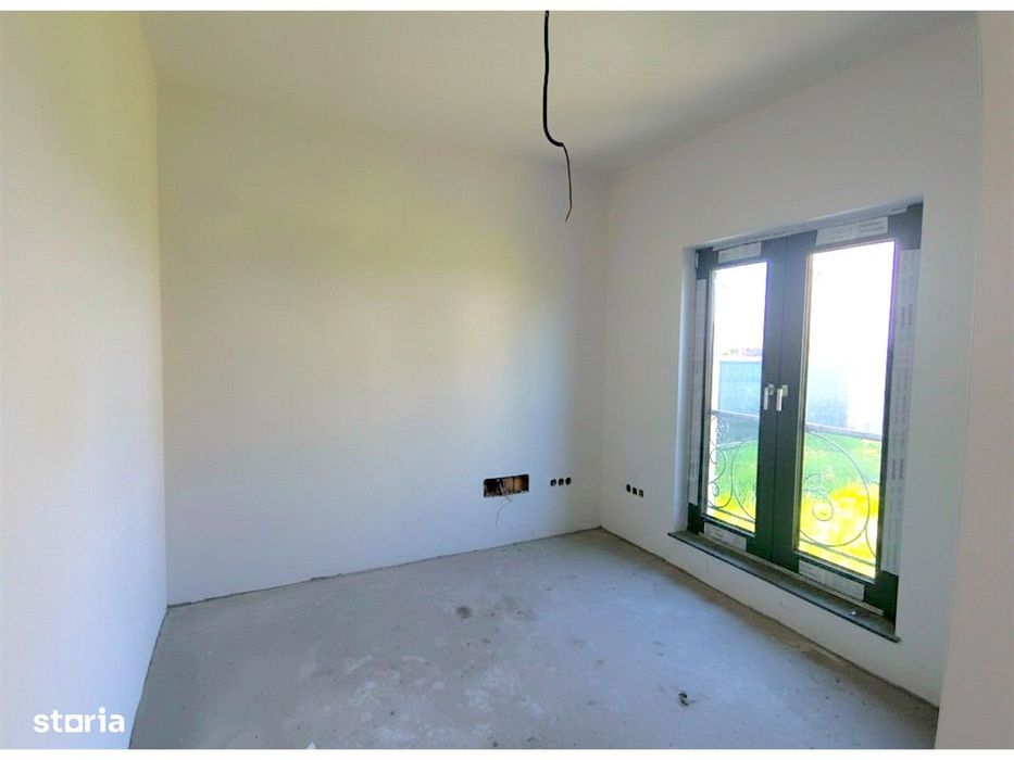 Vilă P+E+Pod | 200 MP Utili | Șcheia | Drum Privat