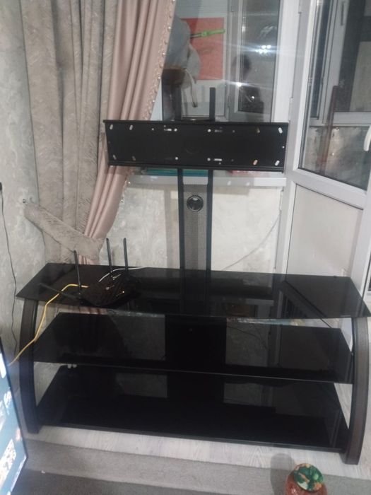 Стойка под телевизор