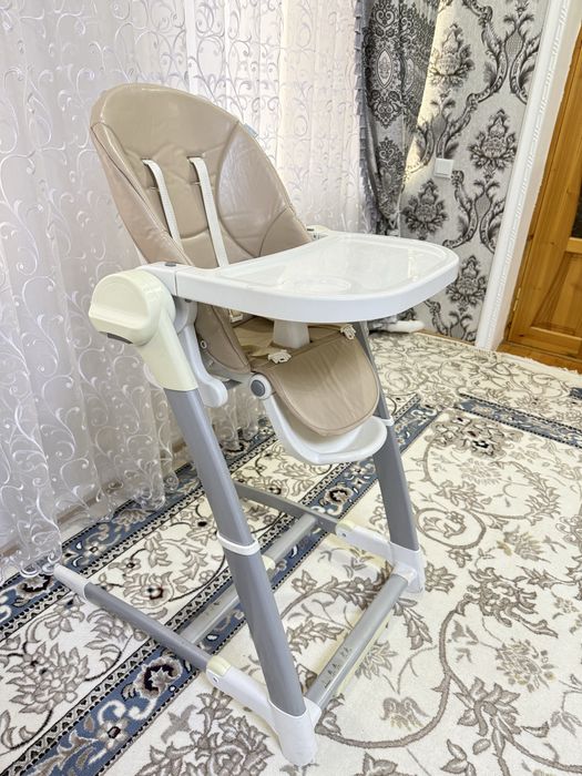 Продаю кормяший столик