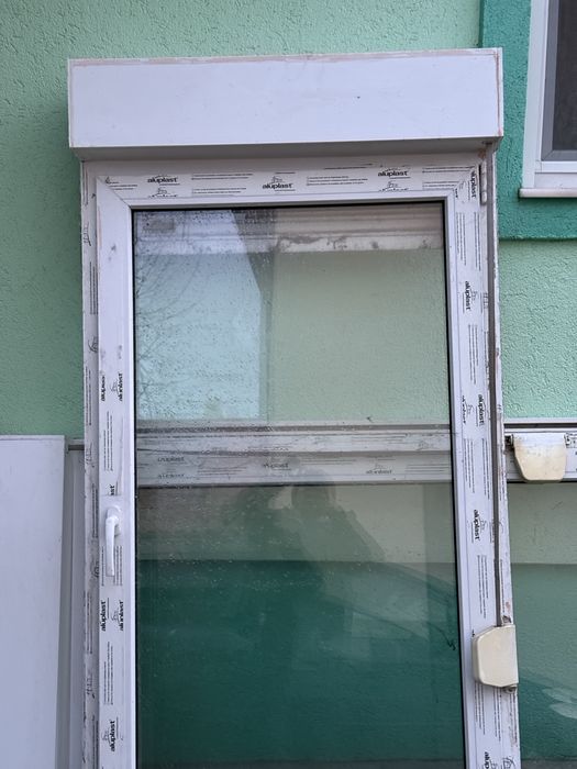 2 Geamuri termopan ALUPLAST cu rulou suprapus PLASTIC