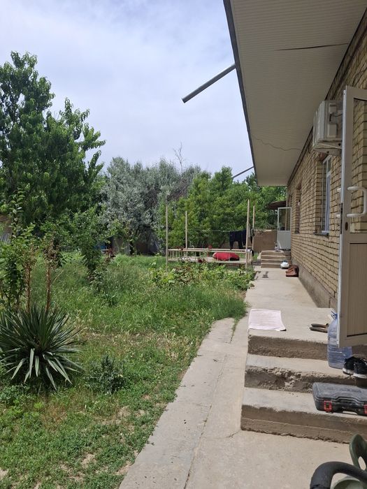 Oltin tepa mebelnida ,7.8 sotix hovli