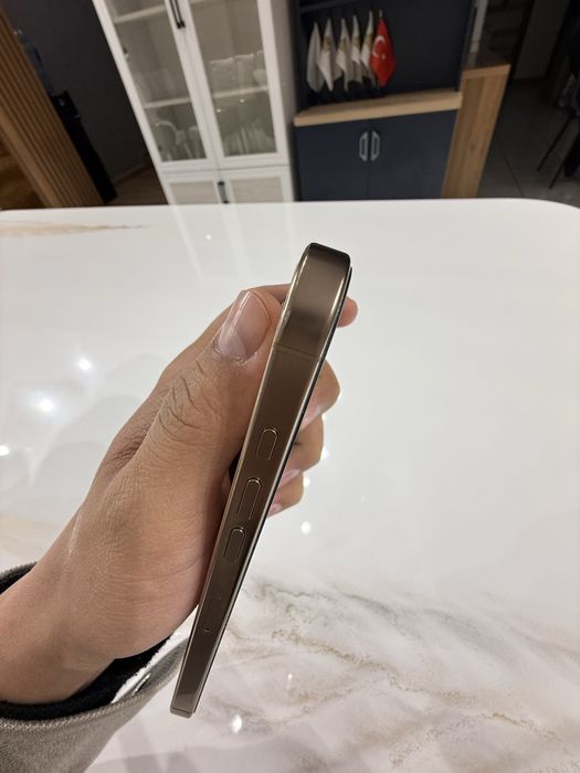 Iphone 16 pro max 259 g