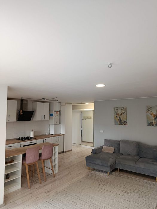 Închiriez apartament cu 2 camere Unirii