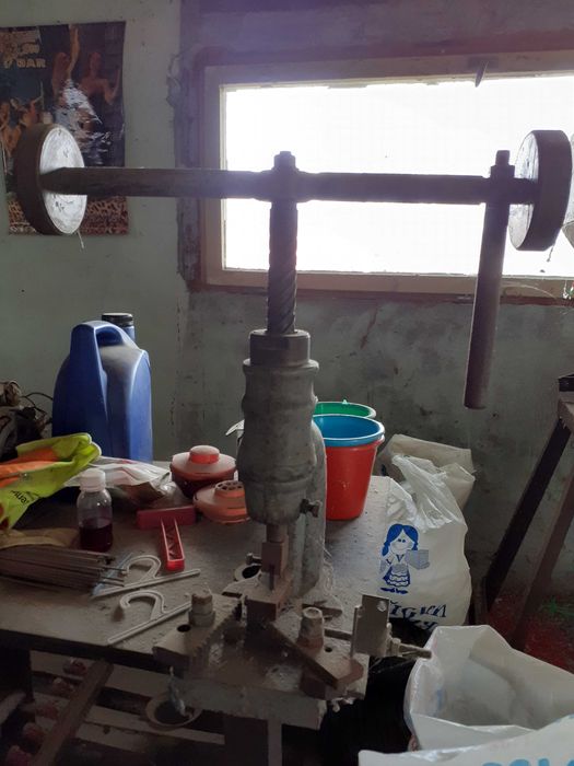 Винтова преса 3 тонна