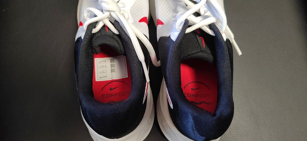 Nike Revolution 7,номер 38,5