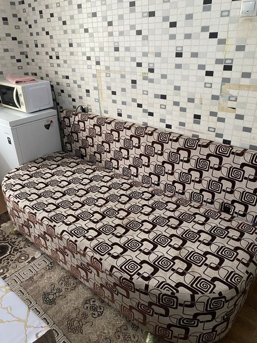 диван срочно продам
