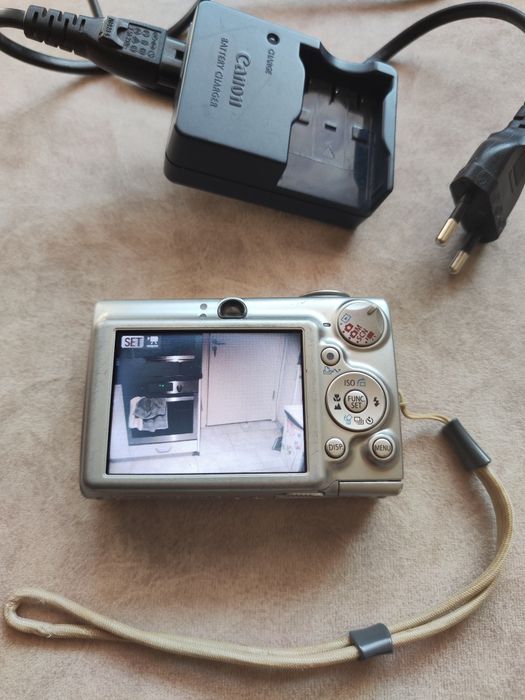 Canon Ixus 750 + зарядно и карта