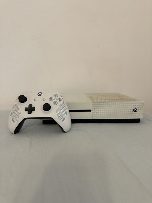 Xbox One S cu CD-ROM