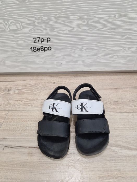 Сандали, маратонки в запазено състояние