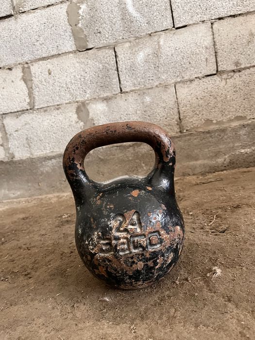 Продам гирю 24кг