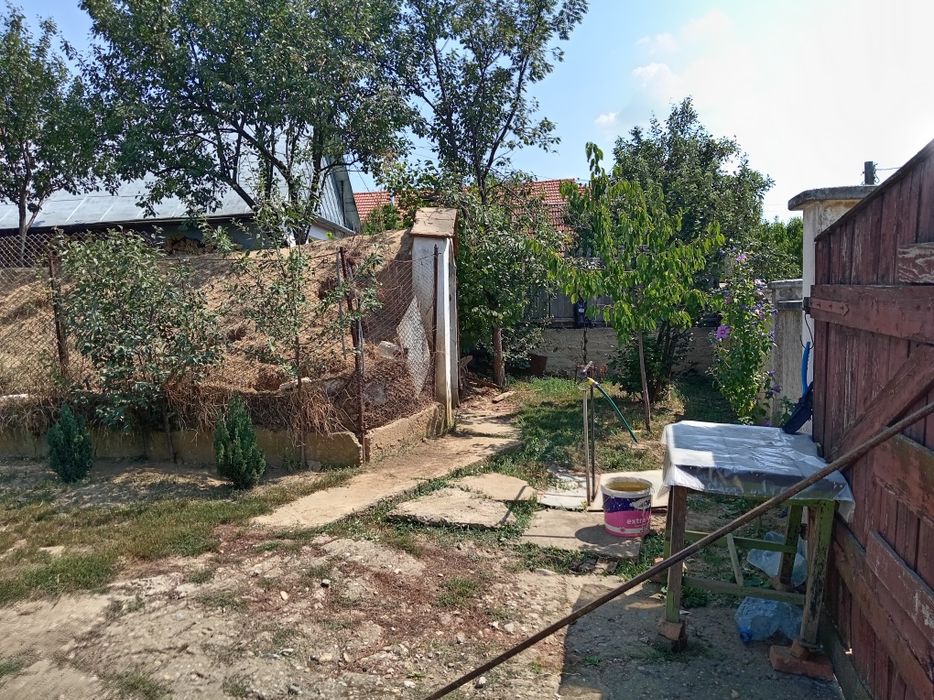 Casă de vânzare în Uileacul de munte la 12 km de Oradea Teren 6800 mp.