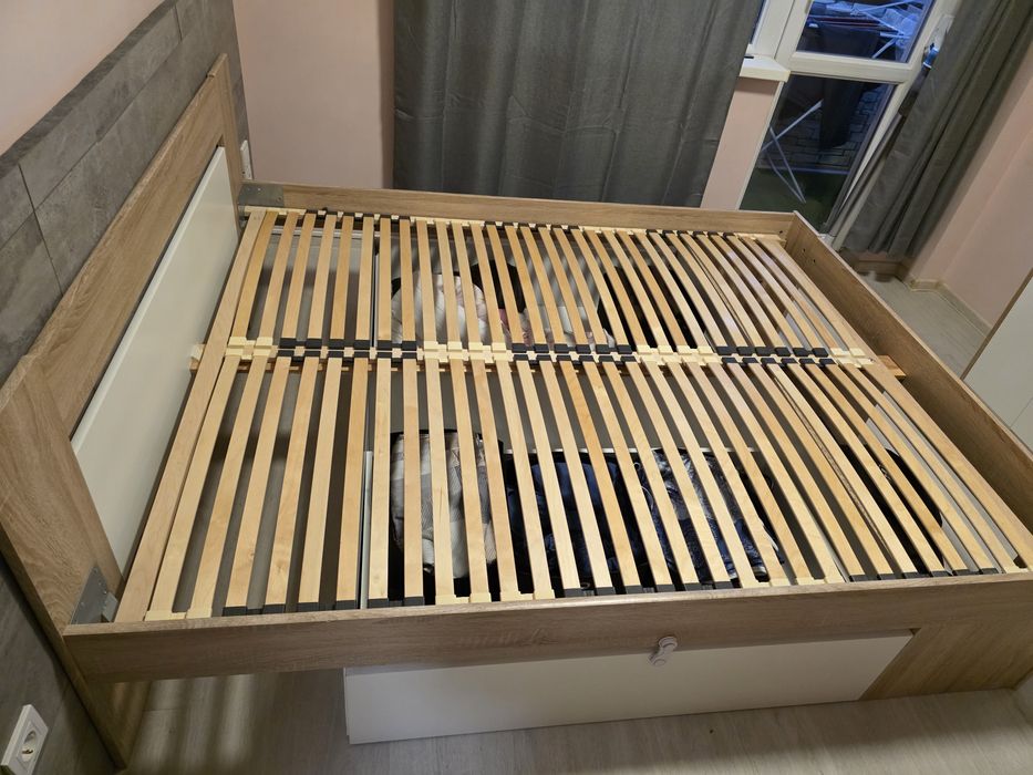 Легло, матрачна рамка, ТВ шкаф, гардероби