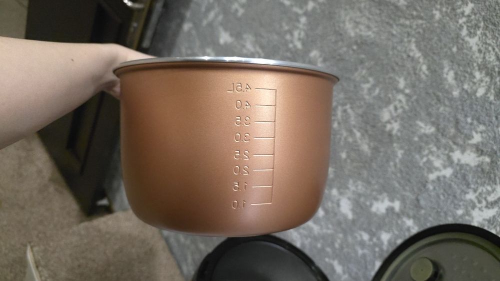 Мультиварка Lumme в отличном состоянии