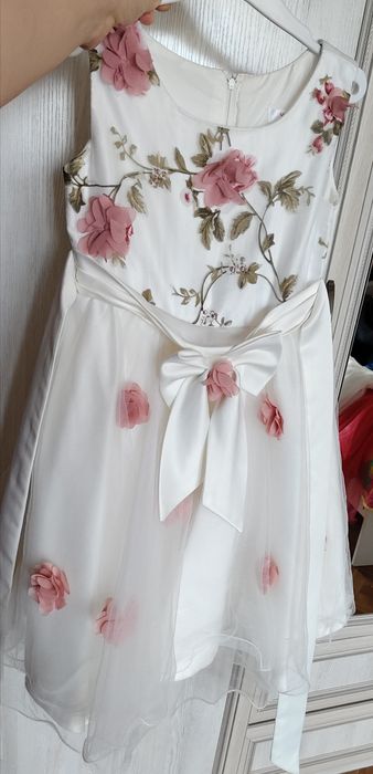 Платье праздничное