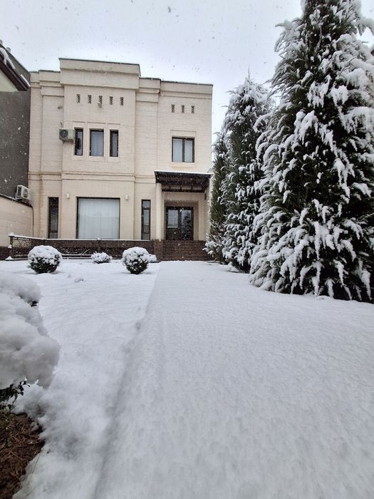 Сергели кумарик хайтек ховли срочно сотилади