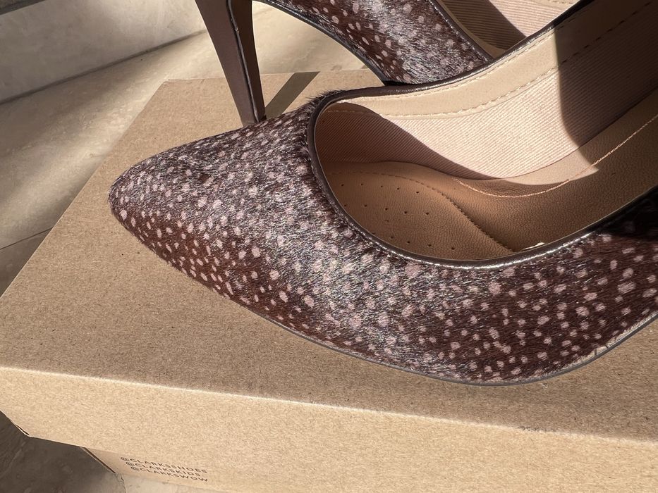 Pantofi cu toc Clarks noi, piele naturală ponei, mărimea 39