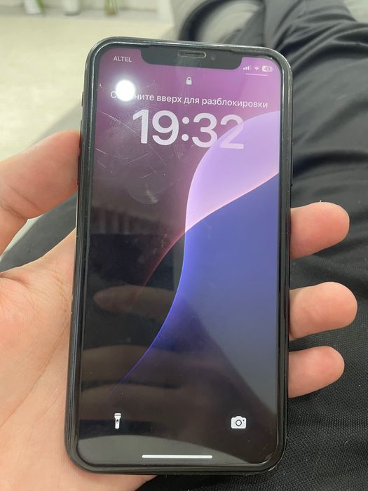 Продам айфон хр   .