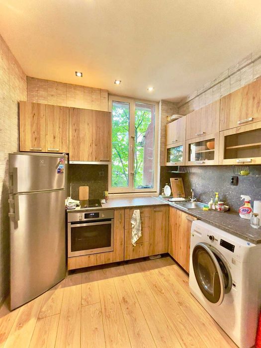 Продава се Двустаен апартамент в София, Център - 70 кв.м за 2572 €/кв.м - Снимка #3