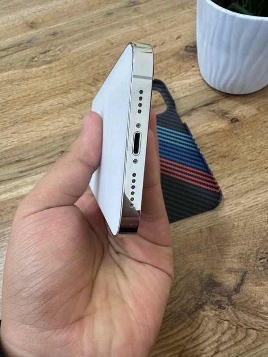 Iphone 14 pro max
128 gb 
Oq rang 
Lla region
Karobka dak bor
Qirilmag