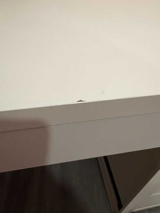 Детско бюро Micke IKEA