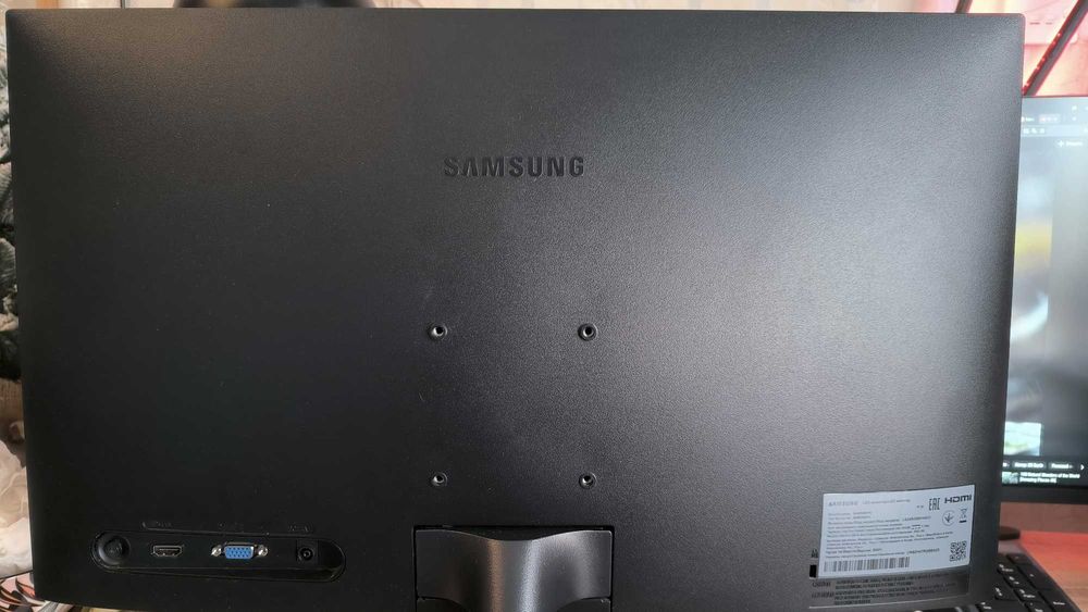 Монитор 24" Samsung HDMI / IPS / Full HD / Безрамочный