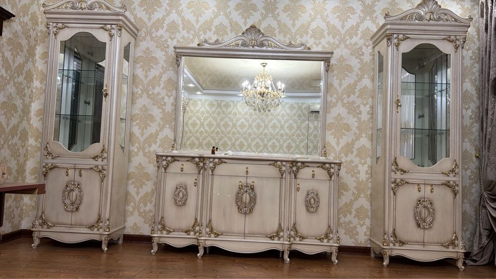 Гостинной сервант