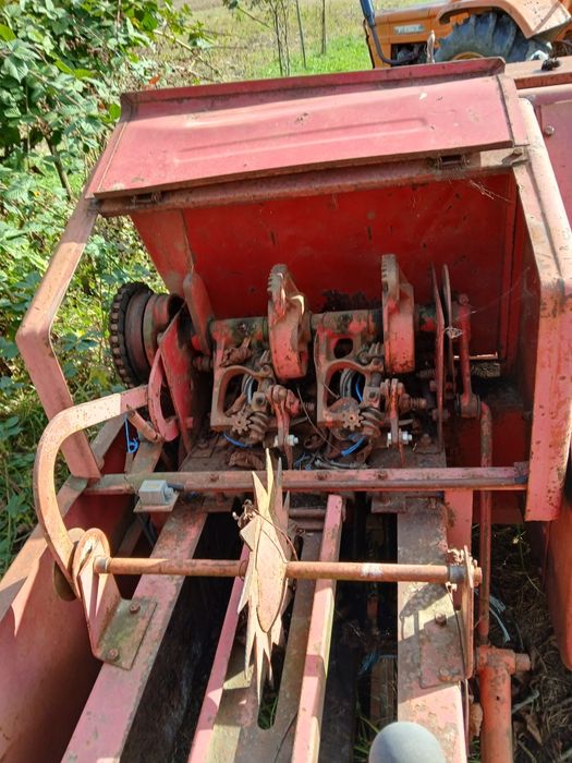 Vând   balotiera lerda