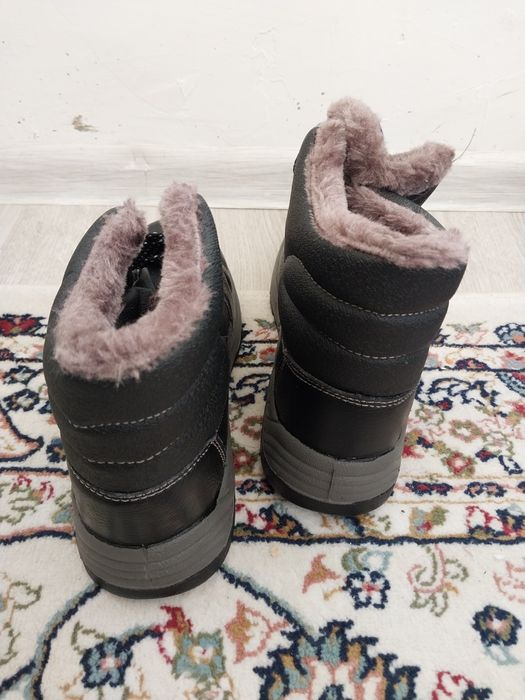 Спецботинка сатылады