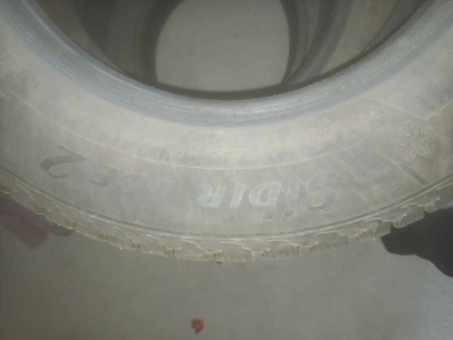 Продам Шины зимние