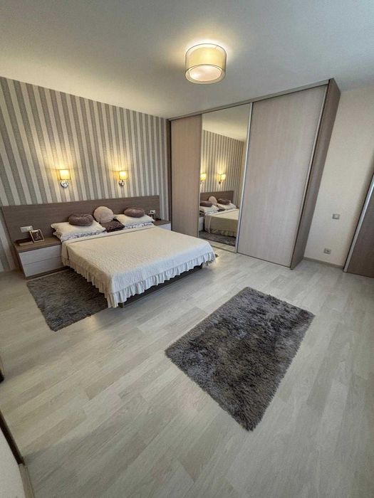 casa de vanzare in Oradea - cartierul Iosia (are inclus si spatiu comercial 30 mp)