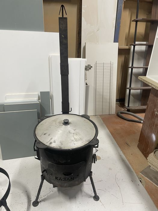 Казан чугунный с печкой