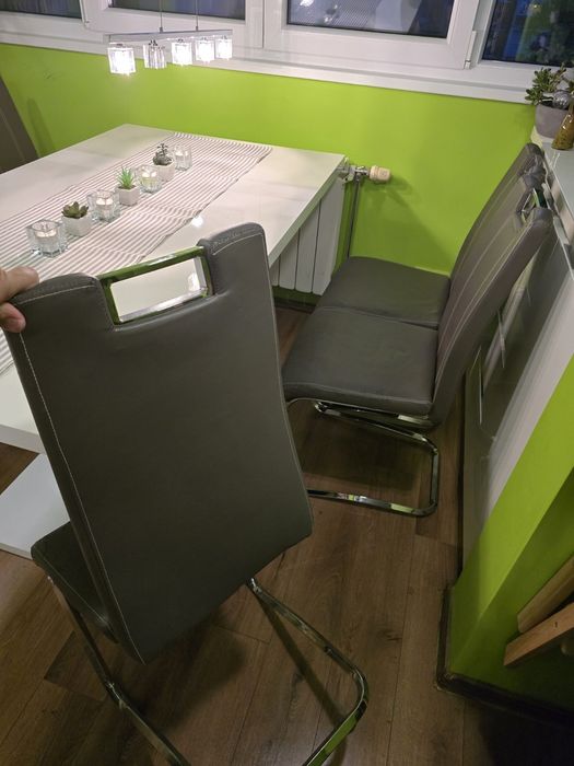 Трапезни кухненски столове