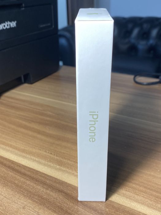 iPhone 17• 256 GB • Sage